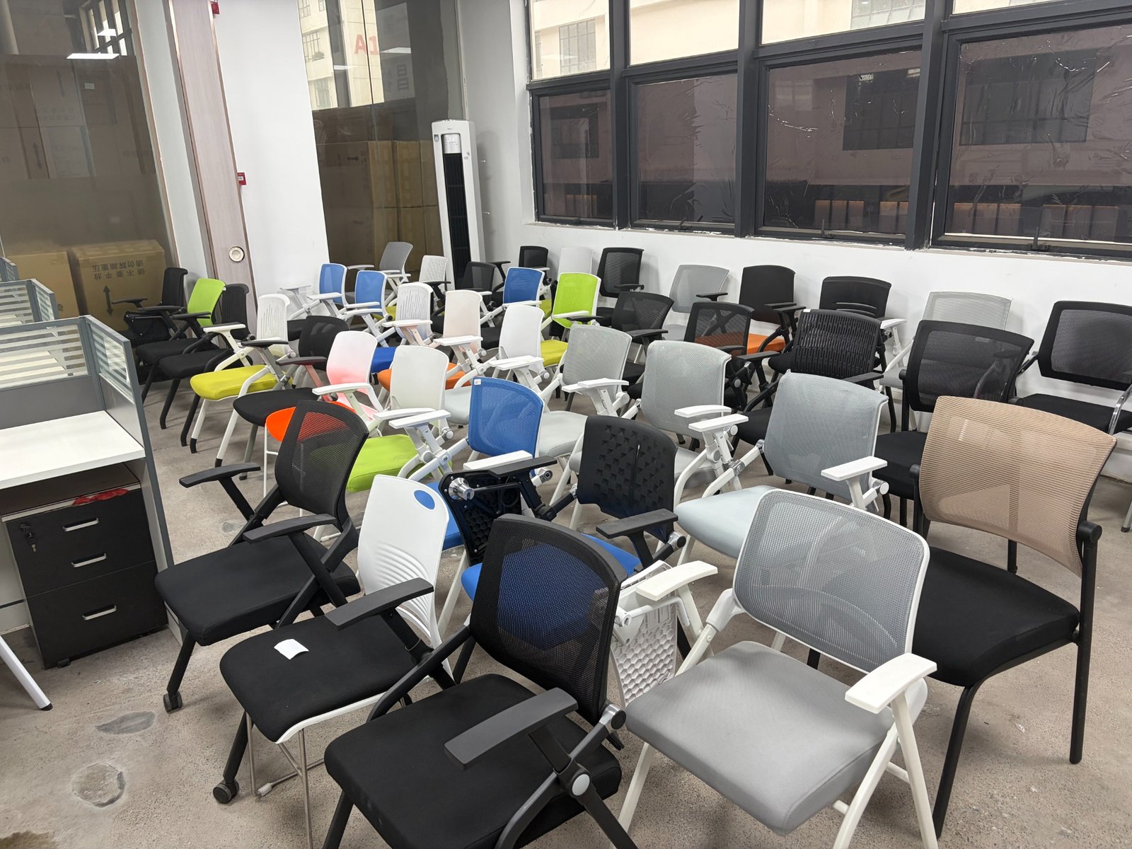 ZOAMOON training chair showroom